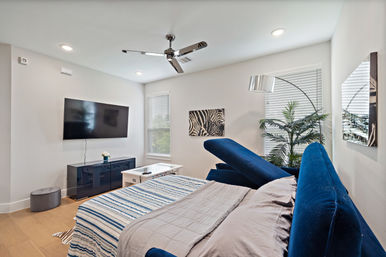 The Black House: Downtown Escape with Hot Tub, Chef, Stylish Decor, Massage & Mixology Class image 22