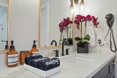 The Black House: Downtown Escape with Hot Tub, Chef, Stylish Decor, Massage & Mixology Class image 26