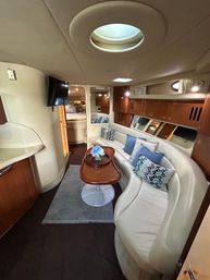 45' SeaRay Dream I Yacht Charter Experience image 6
