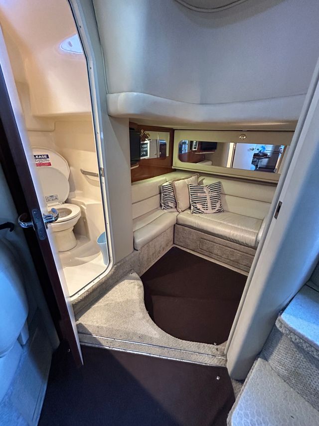 45' SeaRay Dream I Yacht Charter Experience image 4