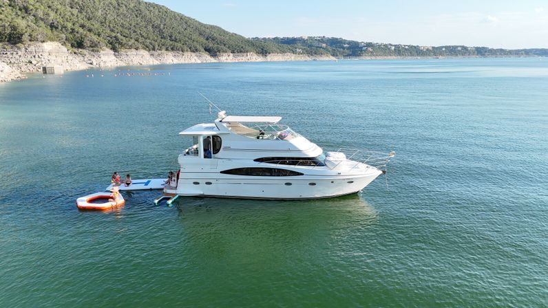 Luxury Experience on Lake Travis: 50 Foot Carver Yacht Charter image 7