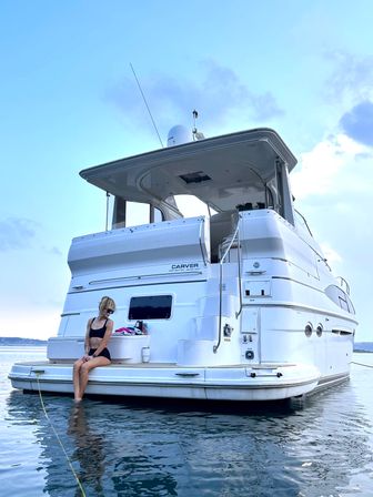 Luxury Experience on Lake Travis: 50 Foot Carver Yacht Charter image 2
