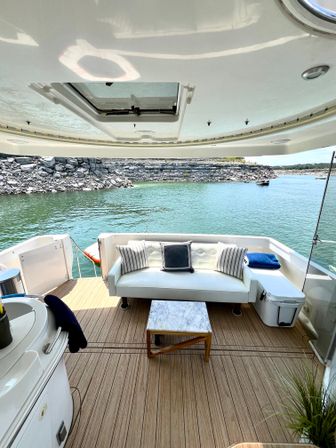Luxury Experience on Lake Travis: 50 Foot Carver Yacht Charter image 10