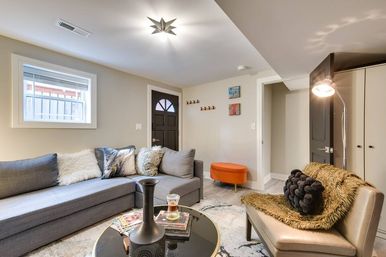 The Lantern: Ultimate City Retreat in Forest Park image 9