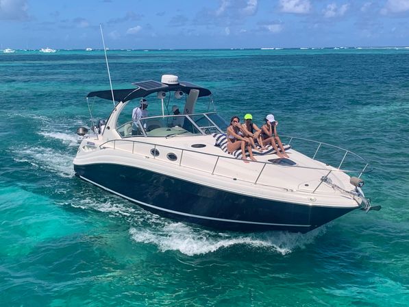 Luxury Yacht Charter with Open Bar and BBQ image 8