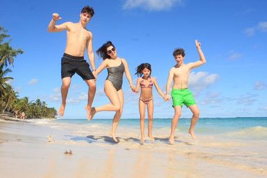Luxury Yacht Charter with Open Bar and BBQ image 9