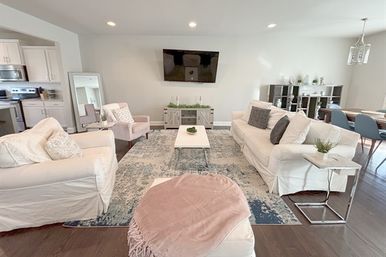 NashVegas Hideaway image 18