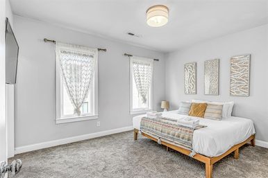 NashVegas Hideaway image 5