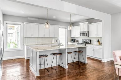 NashVegas Hideaway image 17