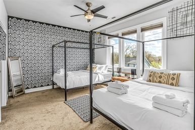 NashVegas Hideaway image 1