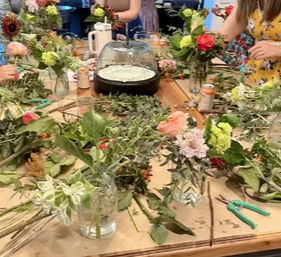 Create Your Own Bouquet: Hands-On Floral Workshop image 4
