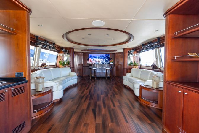 Miami Luxe: Party in Style Aboard the 100' Azimut Yacht image 3