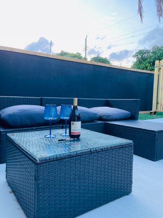 Wandering Sapphire: Your Fort Lauderdale Retreat with Pickleball & Pacman image 3