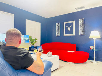 Wandering Sapphire: Your Fort Lauderdale Retreat with Pickleball & Pacman image 14