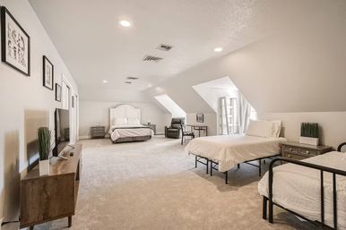 Modern Vegas Escape: Pool, Luxe Outdoor Lounge + 15mins to Strip image 18