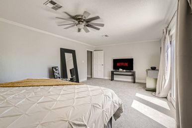 Modern Vegas Escape: Pool, Luxe Outdoor Lounge + 15mins to Strip image 17