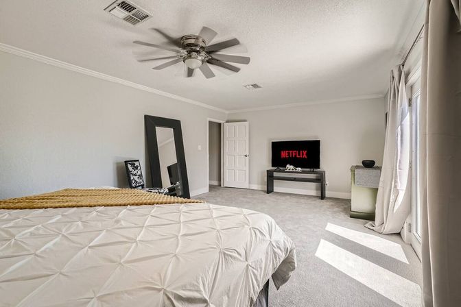 Modern Vegas Escape: Pool, Luxe Outdoor Lounge + 15mins to Strip image 17