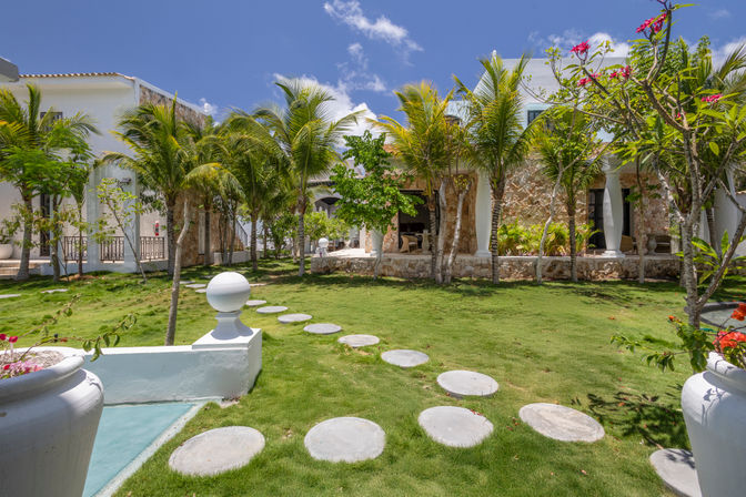 Villa Raes: Old-World Charm Meets Quiet Luxury with Pool + Pickleball Court image 34