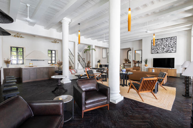 Villa Raes: Old-World Charm Meets Quiet Luxury with Pool + Pickleball Court image 8