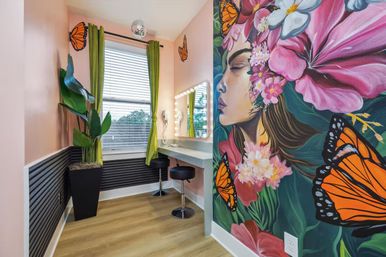 Bali in Houston: 8BR Luxury Rental with Heated Salt Water Pool, Hot Tub, Mini Golf & More image 58