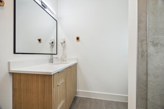 Bali in Houston: 8BR Luxury Rental with Heated Salt Water Pool, Hot Tub, Mini Golf & More image 74