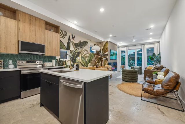 Bali in Houston: 8BR Luxury Rental with Heated Salt Water Pool, Hot Tub, Mini Golf & More image 3