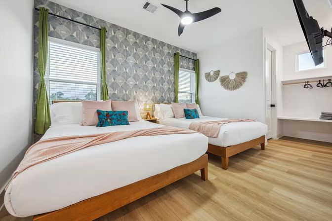 Bali in Houston: 8BR Luxury Rental with Heated Salt Water Pool, Hot Tub, Mini Golf & More image 22