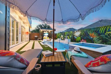 Bali in Houston: 8BR Luxury Rental with Heated Salt Water Pool, Hot Tub, Mini Golf & More image 46