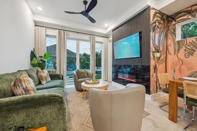 Bali in Houston: 8BR Luxury Rental with Heated Salt Water Pool, Hot Tub, Mini Golf & More image 77