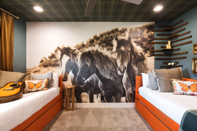 Lavender Haze Playce, Erazona: Heated Pool, Hot Tub, Fire Pit + Eras-Themed Rooms image 4
