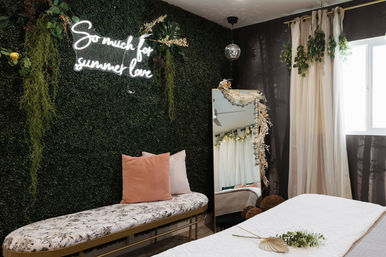 Lavender Haze Playce, Erazona: Heated Pool, Hot Tub, Fire Pit + Eras-Themed Rooms image 3