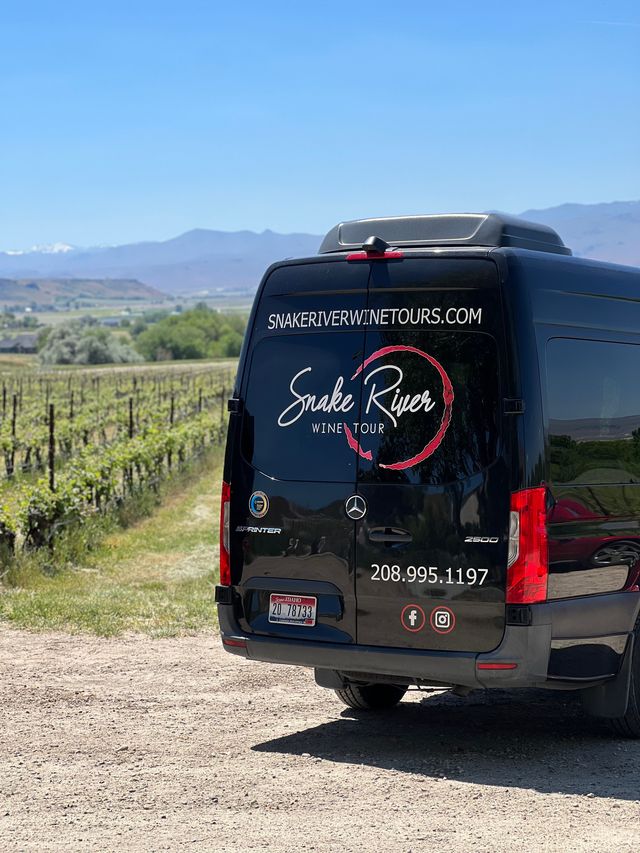 Premium Wine Tour to 4 Local Wineries with Transportation Included image 4