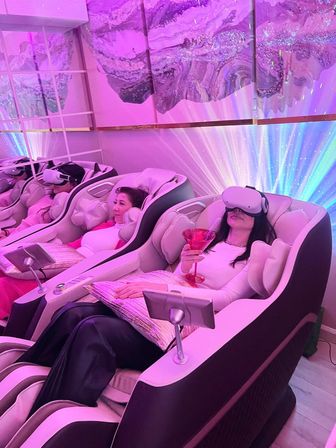 Bachelorette Spa Party: Luxurious Facial, Unlimited Drinks & Virtual Reality Experience image 4