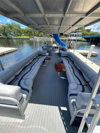 Ultimate Tampa Luxe Yacht Party: Bachelor & Bachelorette Special image 8