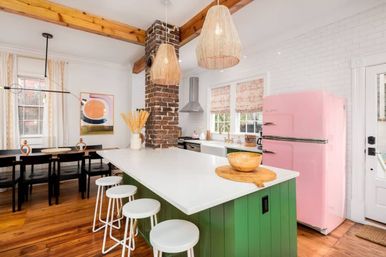 Boho Rosa Charming Home with Outdoor Courtyard & Steps to King Street image 7