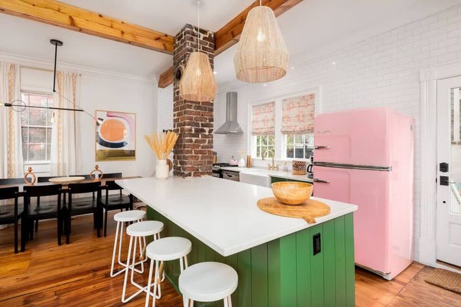 Boho Rosa Charming Home with Outdoor Courtyard & Steps to King Street image 7