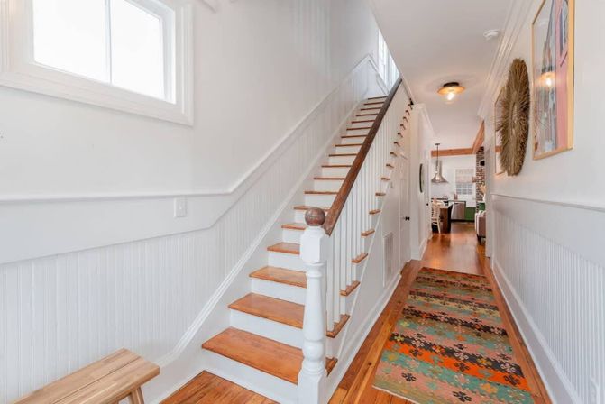 Boho Rosa Charming Home with Outdoor Courtyard & Steps to King Street image 21