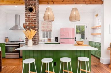 Boho Rosa Charming Home with Outdoor Courtyard & Steps to King Street image 3