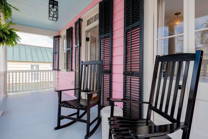 Boho Rosa Charming Home with Outdoor Courtyard & Steps to King Street image 34