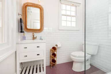 Boho Rosa Charming Home with Outdoor Courtyard & Steps to King Street image 29