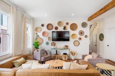 Boho Rosa Charming Home with Outdoor Courtyard & Steps to King Street image 10