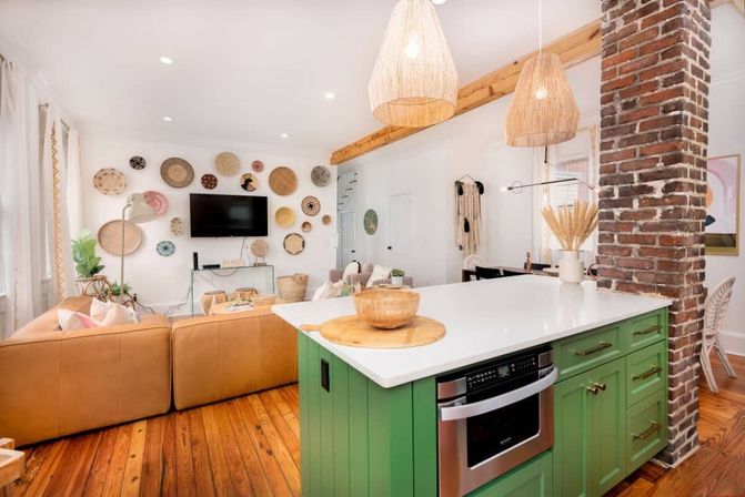 Boho Rosa Charming Home with Outdoor Courtyard & Steps to King Street image 8