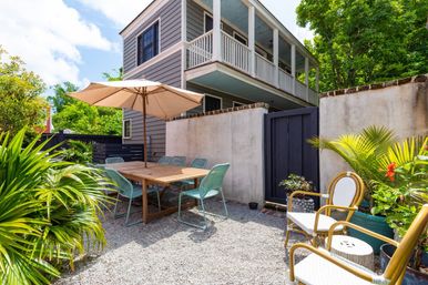 Boho Rosa Charming Home with Outdoor Courtyard & Steps to King Street image 38