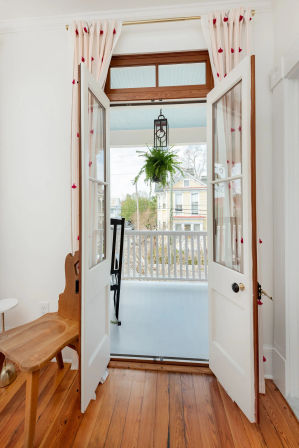 Boho Rosa Charming Home with Outdoor Courtyard & Steps to King Street image 12