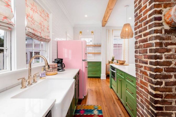 Boho Rosa Charming Home with Outdoor Courtyard & Steps to King Street image 6
