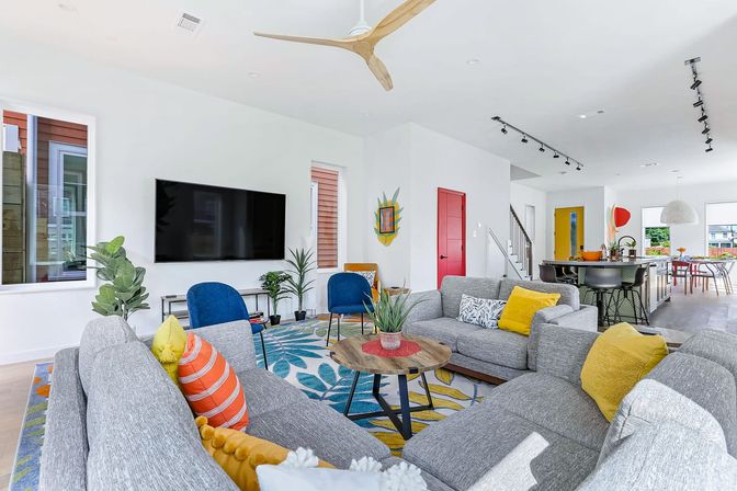 The Jungle House: A Modern, Vibrant Oasis with Shared Heated Pool and Private Hot Tub image 7