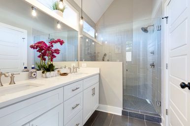Bohemian Jungle: 4BR Home Close to Broadway & Gulch image 19