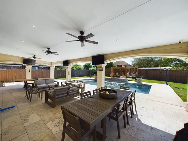 Saddle & Spurs: Retreat with Pool, Fire Pit & Outdoor Shower image 3