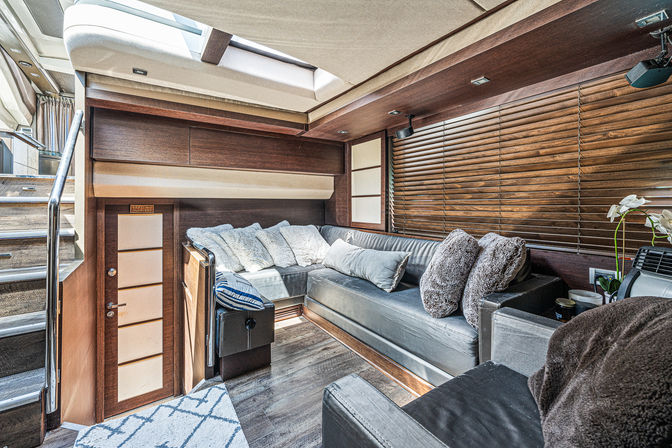 The 62' Azimut Yacht Party Experience image 10