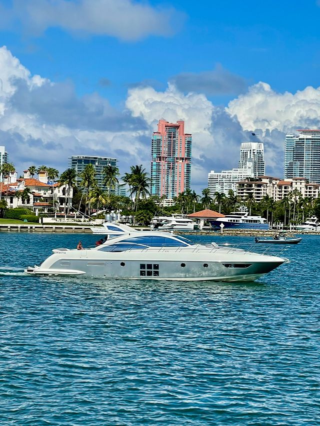 The 62' Azimut Yacht Party Experience image 4